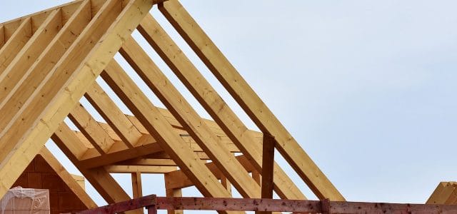 Comment assurer l’isolation optimale d’une toiture inclinée ?