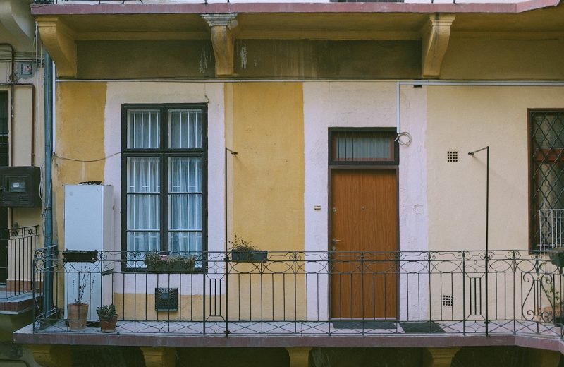 Comment louer un appartement avec un revenu inférieur au seuil de pauvreté ?